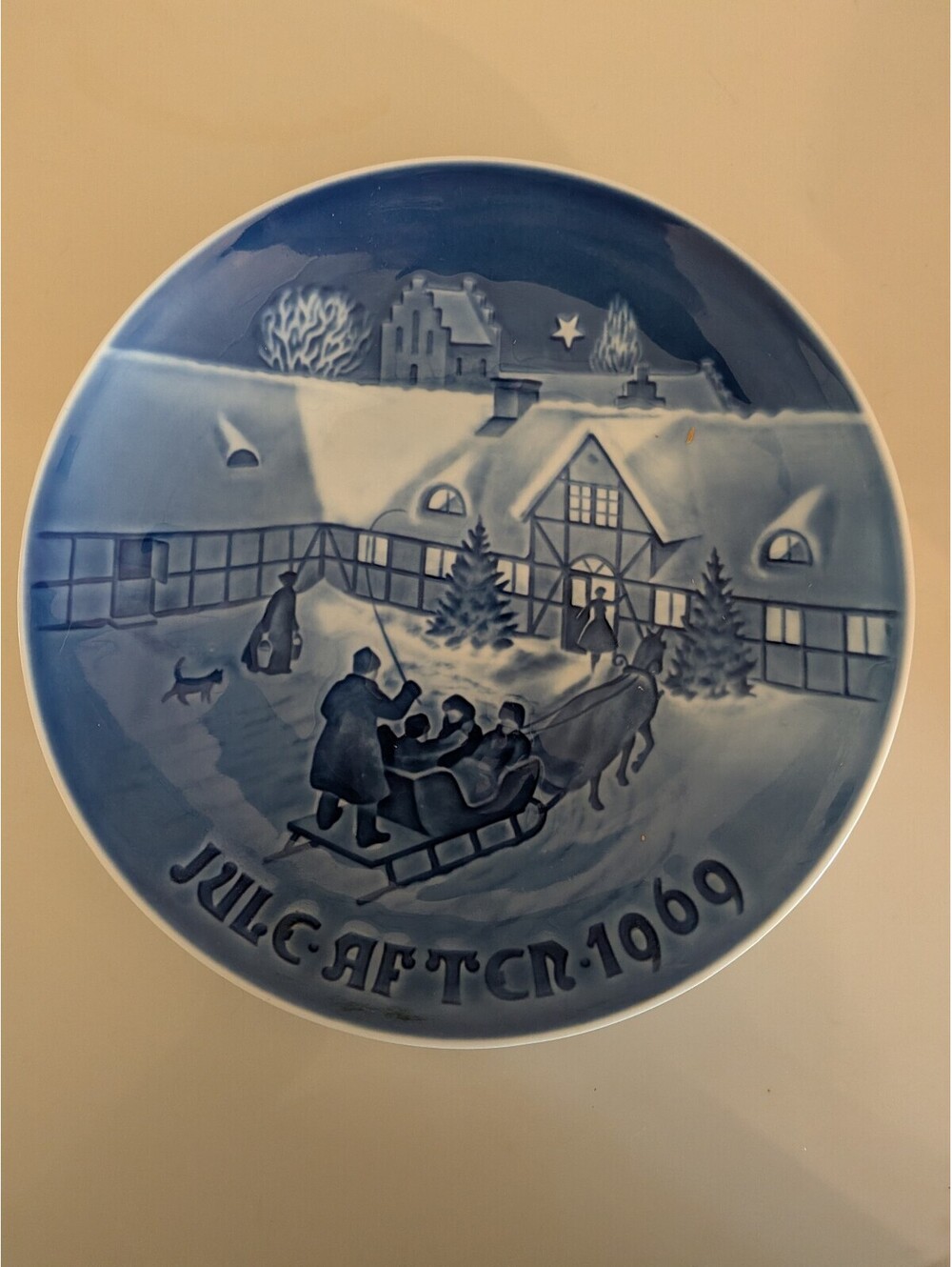 Bing & Grondahl Jule Aften 1969 Arrival of Christmas Guests Plate 8000/9069
